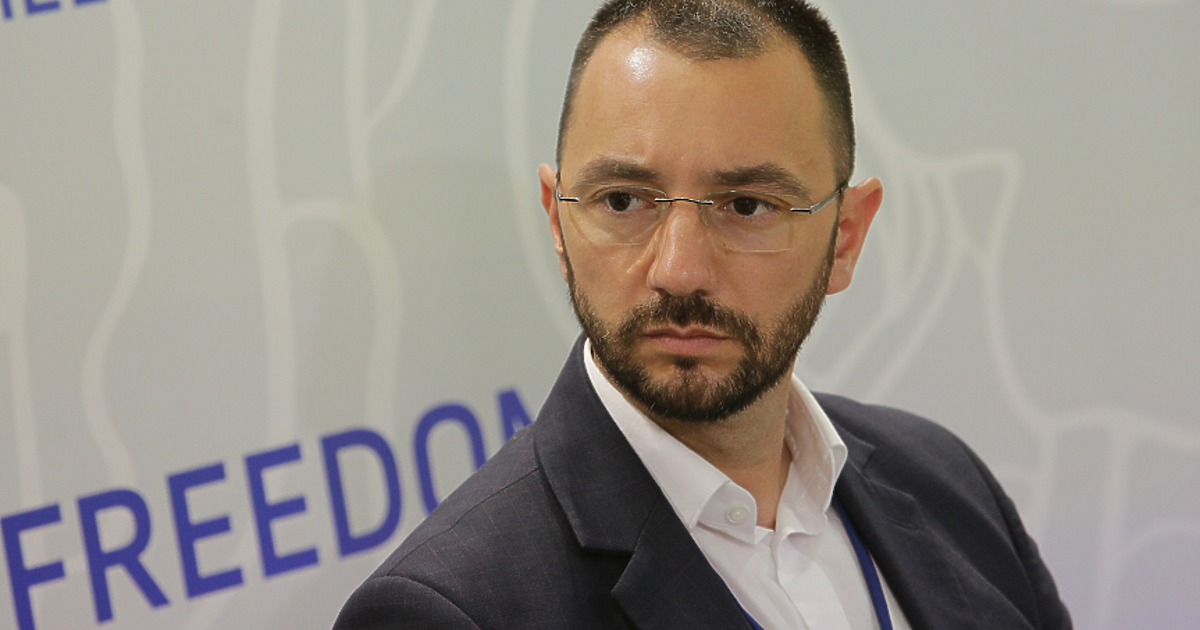 ГЕРБ в момента е партията, която за пореден път е