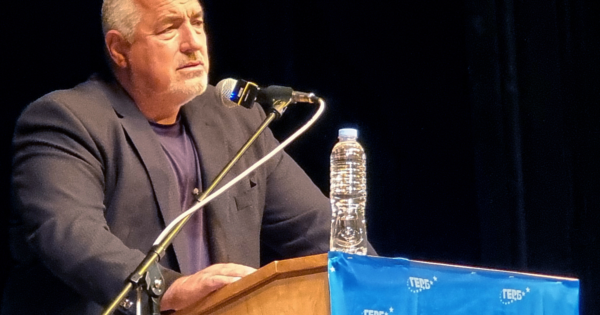 Тези пълни зали са моята мотивация да продължа да работя“.Това