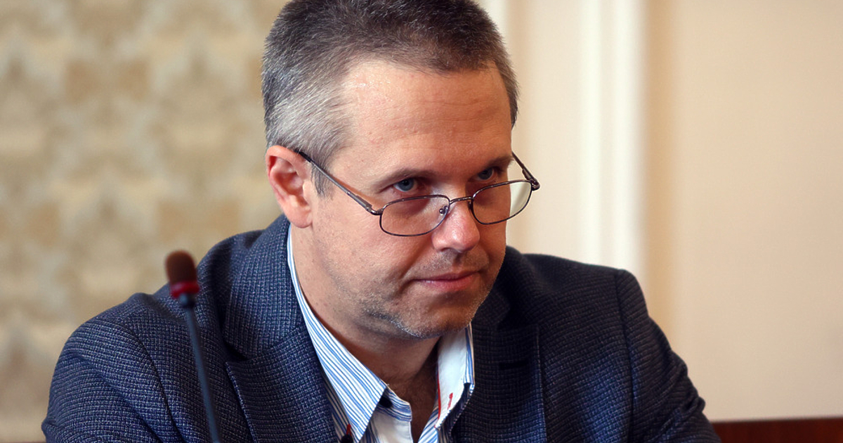 Следващата стъпка е да се въведат електронни извинителни бележки в