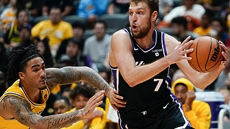 Александър Везенков игра 21 46 минути и вкара 7 точки във