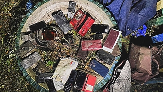 Анна Гин е журналистка и писателка живее в украинския град Харкив Тя