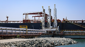 Добивът транспортът и търгуването на суров петрол в света са