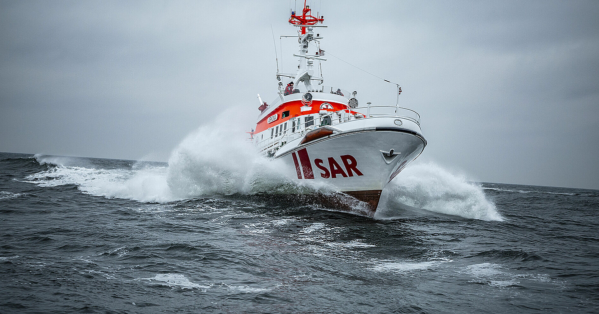 Два товарни кораба се сблъскаха рано тази сутрин близо до
