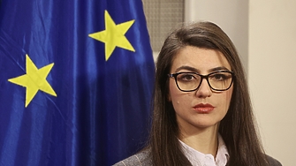 Това че господин Пеевски изглежда като говорител на правителството е