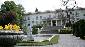 Резиденция Лозенец минава от шапката на Министерство на отбраната под