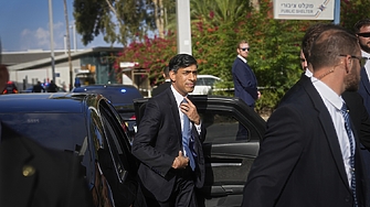 Британският премиер Риши Сунак днес пристигна на посещение в Израел