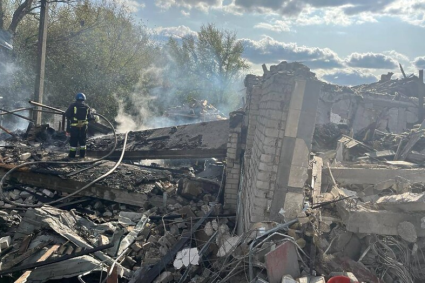 Русия обстрелва селски магазин и кафене в Харковска област. Най-малко 51 убити (ВИДЕО) (СНИМКИ)