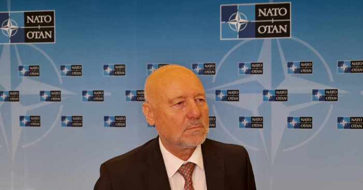 На този етап България не обмисля да предостави военна помощ за