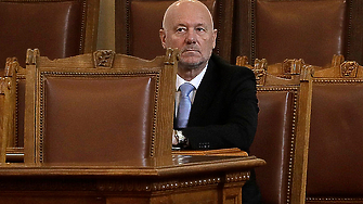 Министърът на отбраната Тодор Тагарев призова Народното събрание да одобри