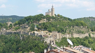 Без изненада тичат зебрите на хиподрума във Велико Търново към