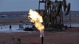 Петролът поскъпна - Русия и Саудитска Арабия едновременно намалиха добива и доставките