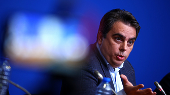 Радев се обяви като защитник на Газпром Това каза пред журналисти