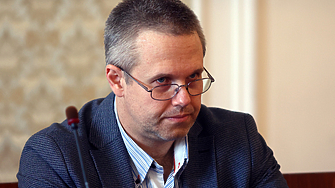 Назначена е охрана на министъра на електронното управление Александър Йоловски  Това