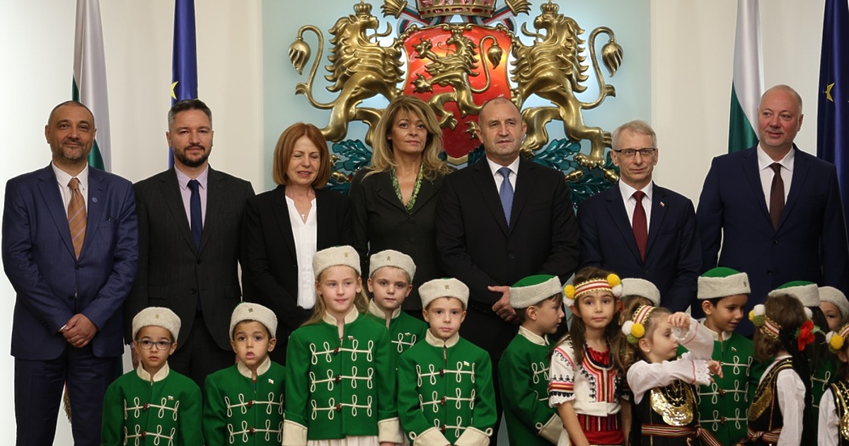 Снимка БТАПоздравът между премиера Денков и председателя на НС Росен