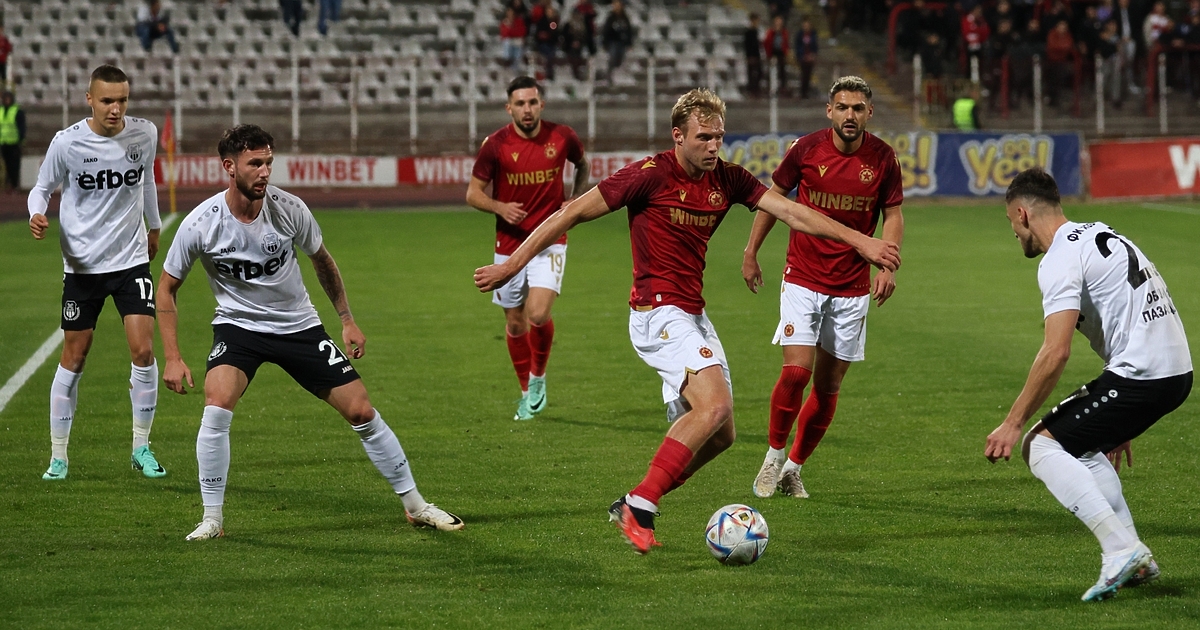 ЦСКА-София победи Хебър с 3:0 у дома в двубой от