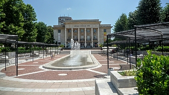 Солидна е дистанцията между двете зебри и на състезанието в