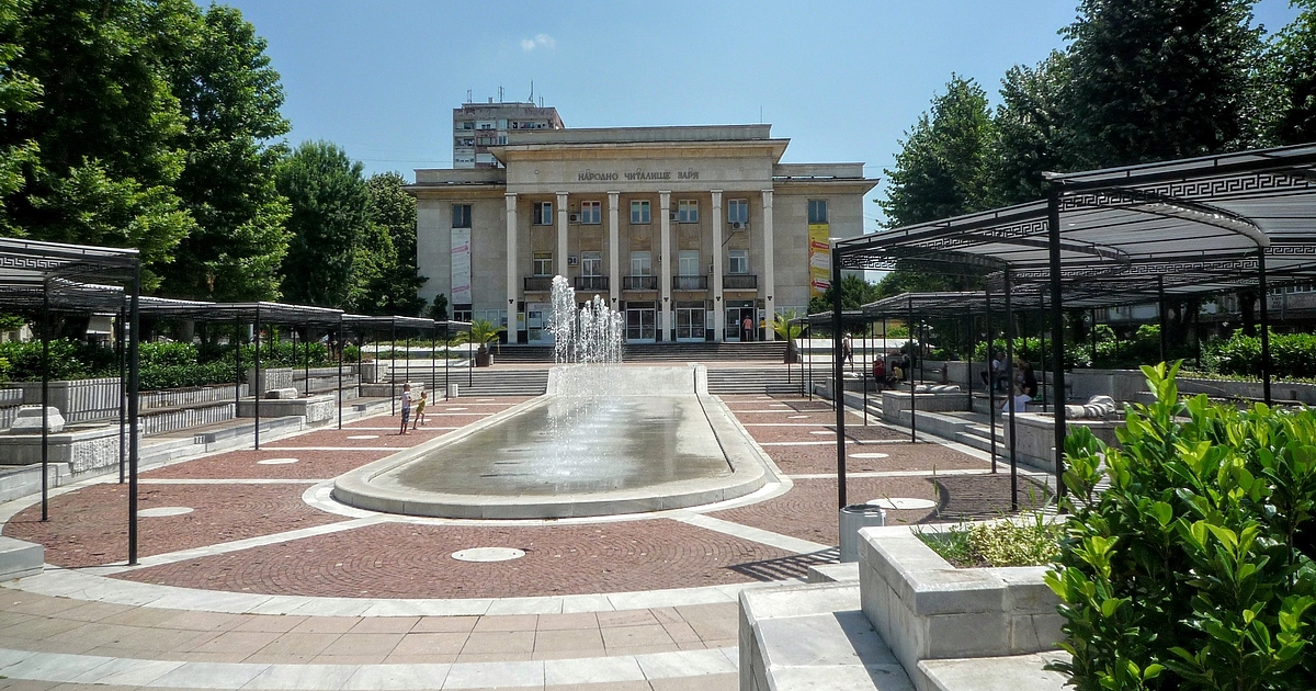 Солидна е дистанцията между двете зебри и на състезанието в