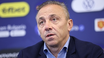 Новият селекционер на националите Илиан Илиев заяви на представянето си