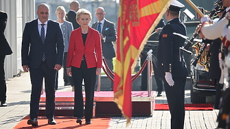 Председателят на Европейската комисия Урсула фон дер Лайен призова Република