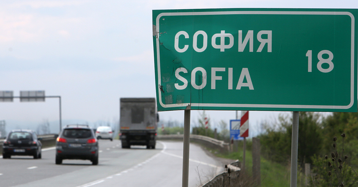 Втората зебра не успява да скъси дистанцията и продължава да