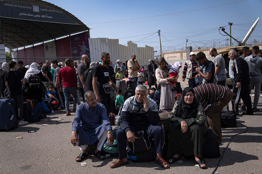 Поне 320 чужденци напуснаха Газа