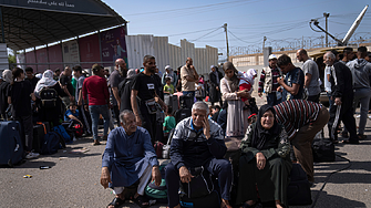 Поне 320 чужденци напуснаха Газа