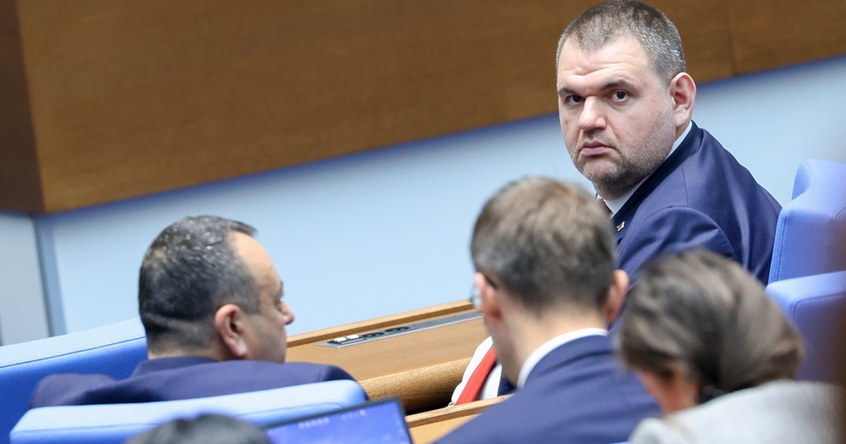 Добревски сами се поставиха в смешно положение. Честно, не знам