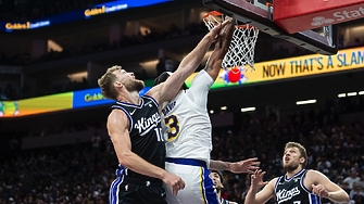 Сакраменто Кингс с Александър Везенков постигна драматична победа над Лос