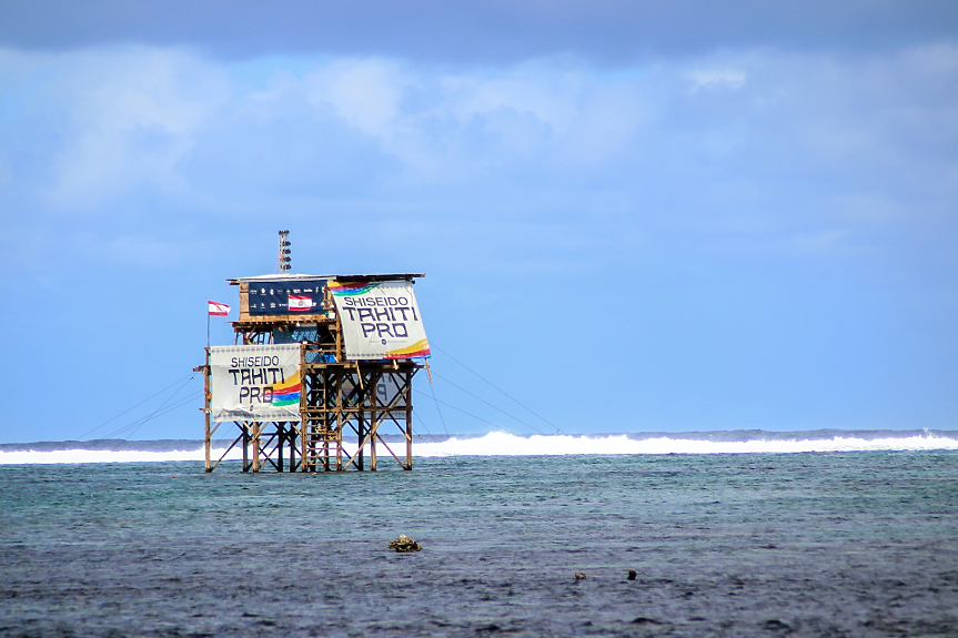 Жителите на Таити протестират срещу Олимпиадата, не искат кула на плажа си
