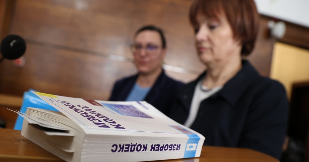 С хулене по медиите и по знайни и незнайни герои,