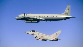 Изтребители на германските военновъздушни сили са прихванали неидентифициран руски военен