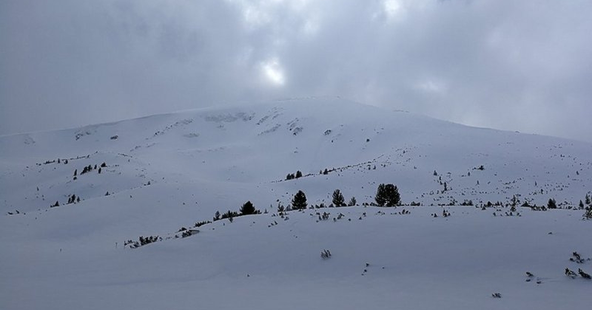 Синоптиците очакват студ и сняг през почивните дни. А планинските