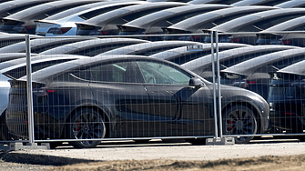 Tesla съди Швеция заради регистрационни номера