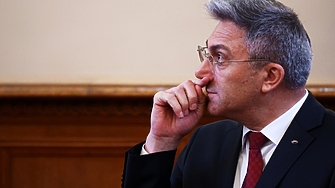 Изпарилият се от политическата сцена от скоро бивш лидер на