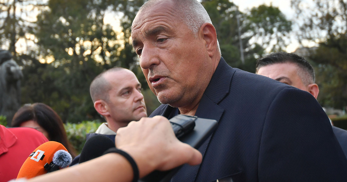 Бившият премиер Бойко Борисов призова Борислав Михайлов да си подаде