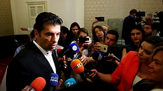 Продължаваме промяната Демократична България поискаха оставката на вътрешния