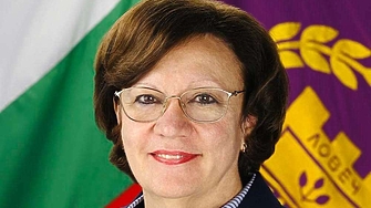 Вече бившият кмет на Ловеч Корнелия Маринова която управлява два