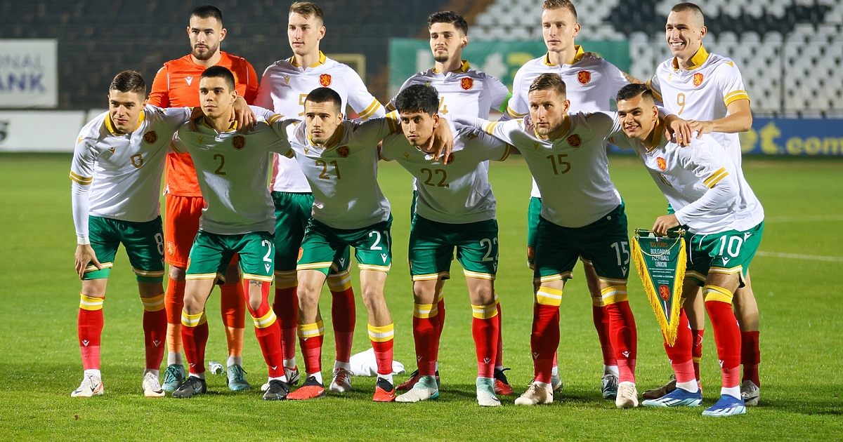 Българските национални отбори по футбол под мъжкия - младежи и