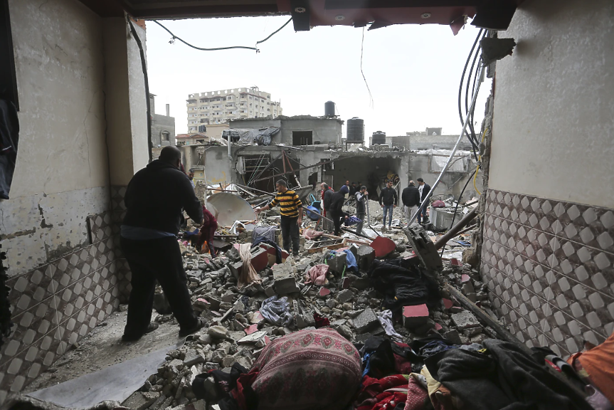 14 854 са вече убитите в ивицата Газа, съобщиха палестинските власти
