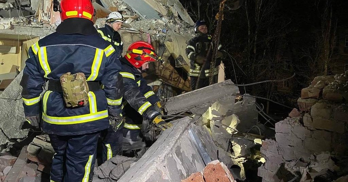Поне една жена е загинала при руска бомбардировка на жилищна