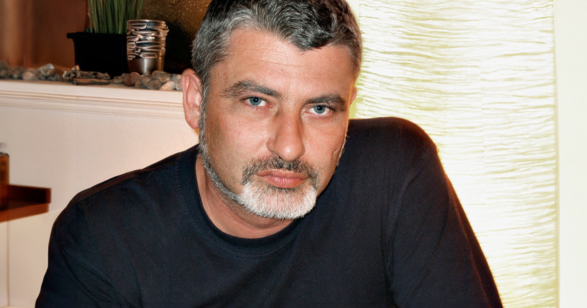 На 57 години, след претърпян инсулт е починал Велислав Русев