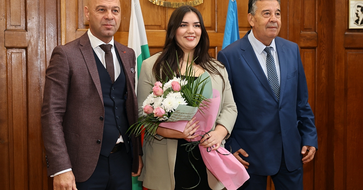 Националката по шахмат Виктория Радева, част от отбора, спечелил историческа първа