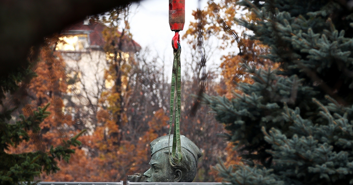 Подкрепете ниУважаеми читатели, вие сте тук и днес, за да