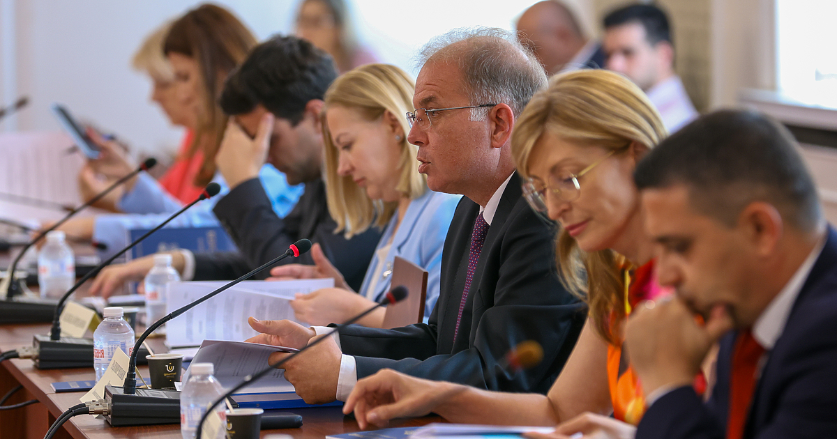 Ремонта на ремонта на Конституцията, който утре ударно ще гледат