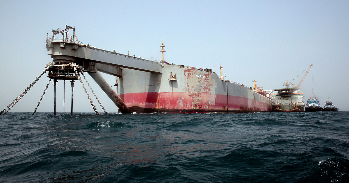 Всички големи корабни компании са спрели да пътуват през пролива