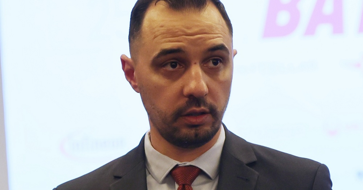 Министърът на икономиката и индустрията Богдан Богданов свали доверие и