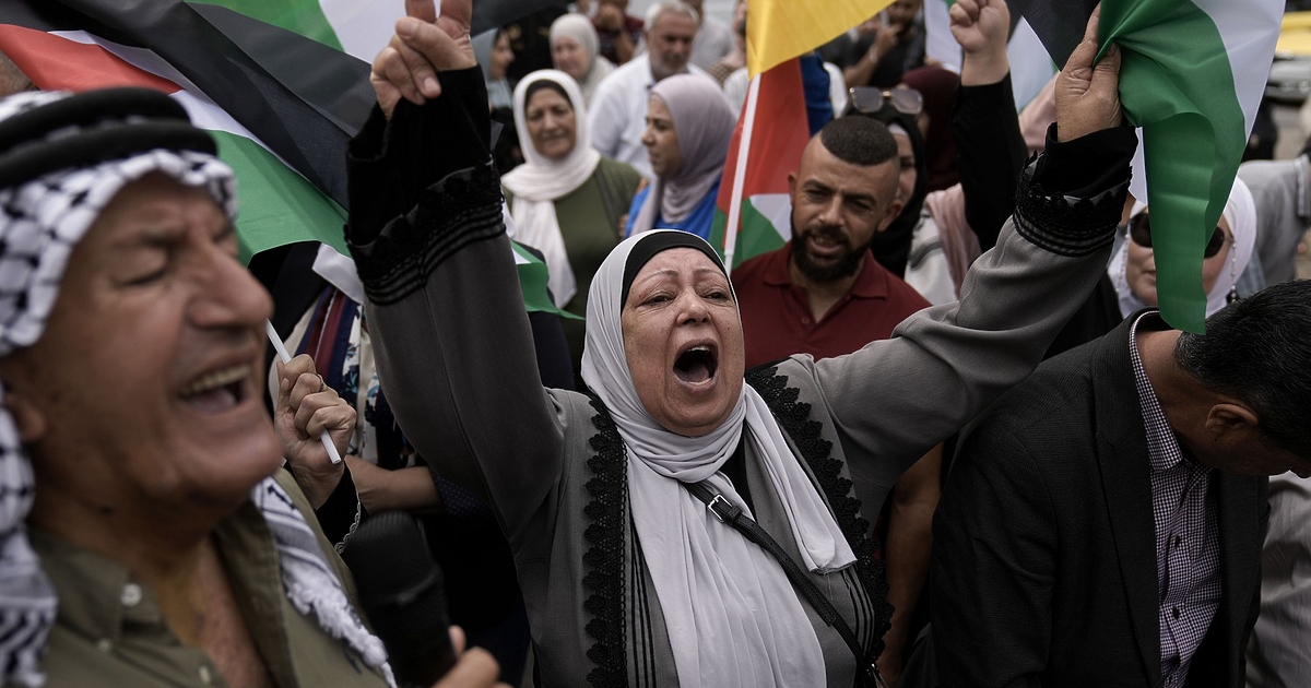 Много от студентите в елитните американски университети, които скандират От