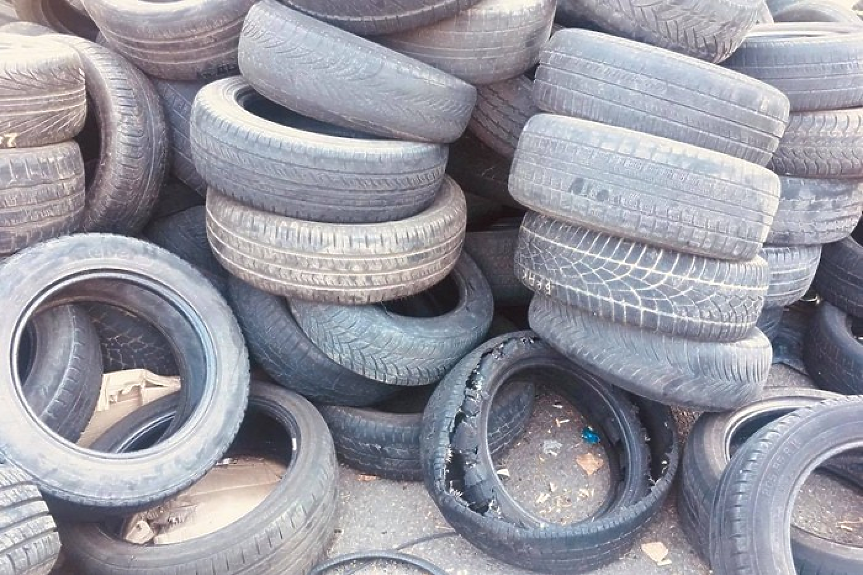 Втори извършител е задържан за вандалското пукане на гуми в центъра на София