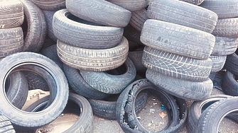 Класически имитатор на първия извършител който пукаше серийно гуми в