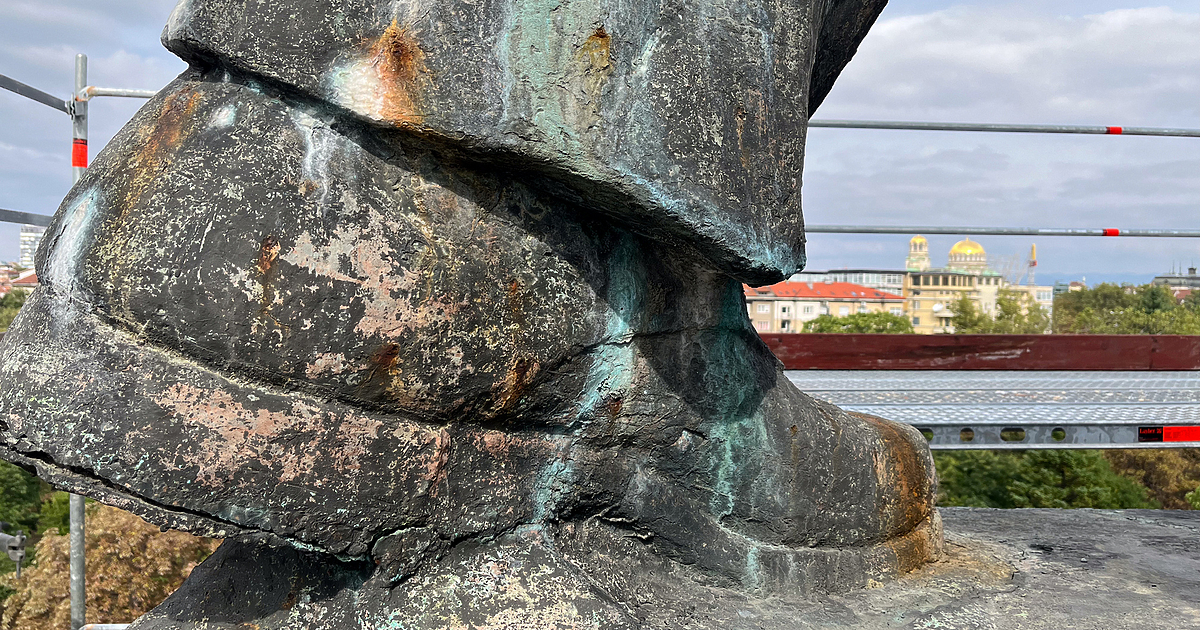 Не става ясно, дали се цели реставрация на паметника и